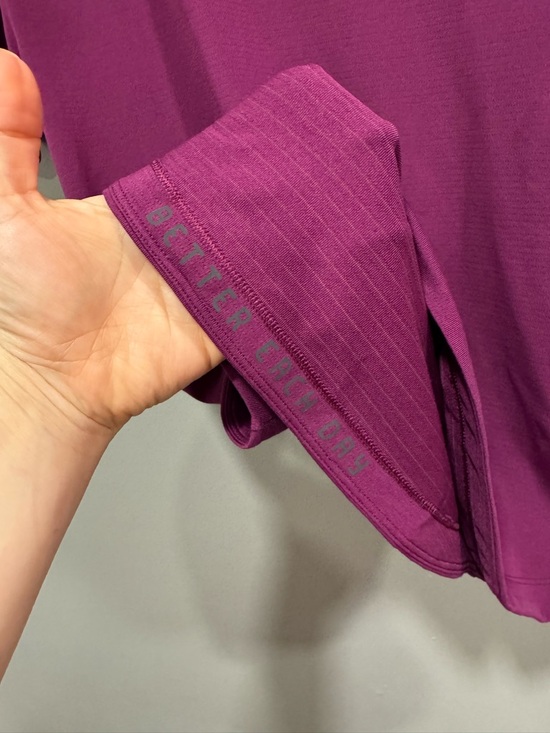 Lululemon License To Train Short Sleeve Shirt in Achilles Grape Size Medium - Picture 4 of 5